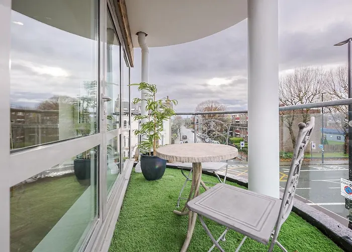 Stunning 2Br 2Bth Apartment With Ac In The Heart Of Chiswick