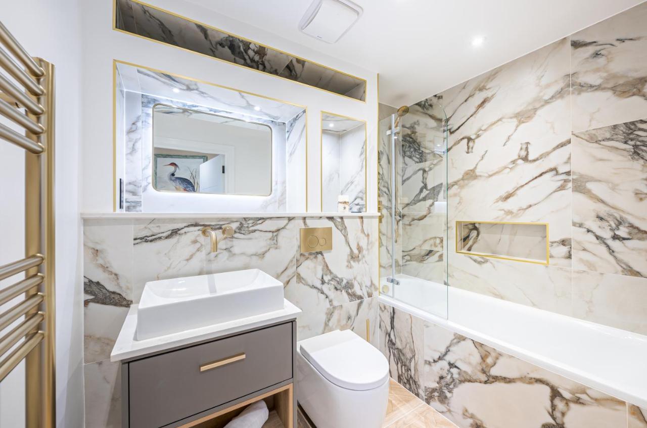 Stunning 2br 2bth With Ac In The Heart Of Chiswick